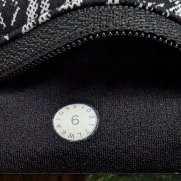 *RARE* Lululemon Speed Tight V *SW 2017 Seawheeze - WBCO / Black SZ 6 - Picture 8 of 8